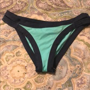 L space bikini bottoms